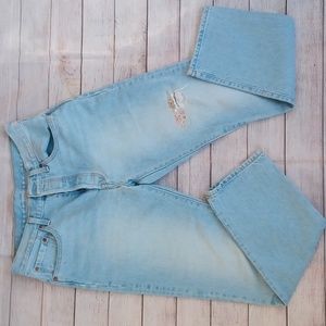 Levi's she's crafty jeans. Woman's 30x30. Light wash. Patch Work.